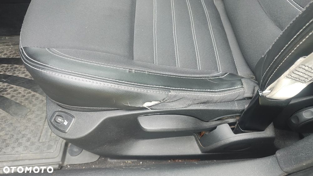 Renault Laguna dCi 150 FAP Bose - 9