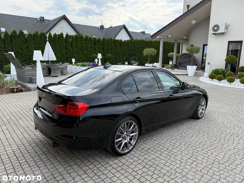 BMW Seria 3 335i Touring Sport Line - 15