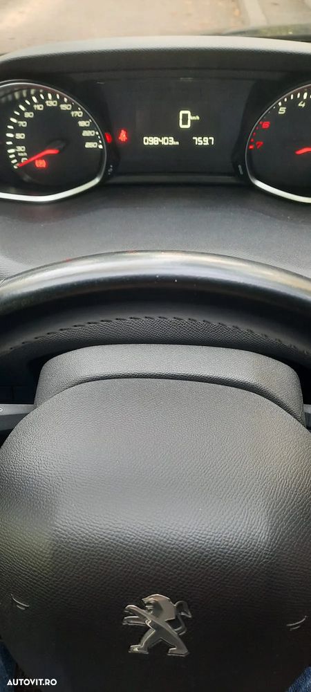 Peugeot 308 SW 1.2 L PureTech Turbo S&S Active - 7