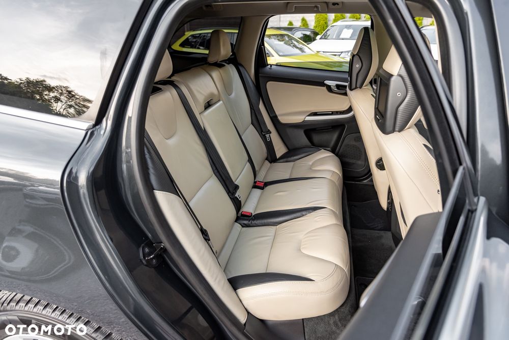 Volvo XC 60 D5 AWD RDesign - 24