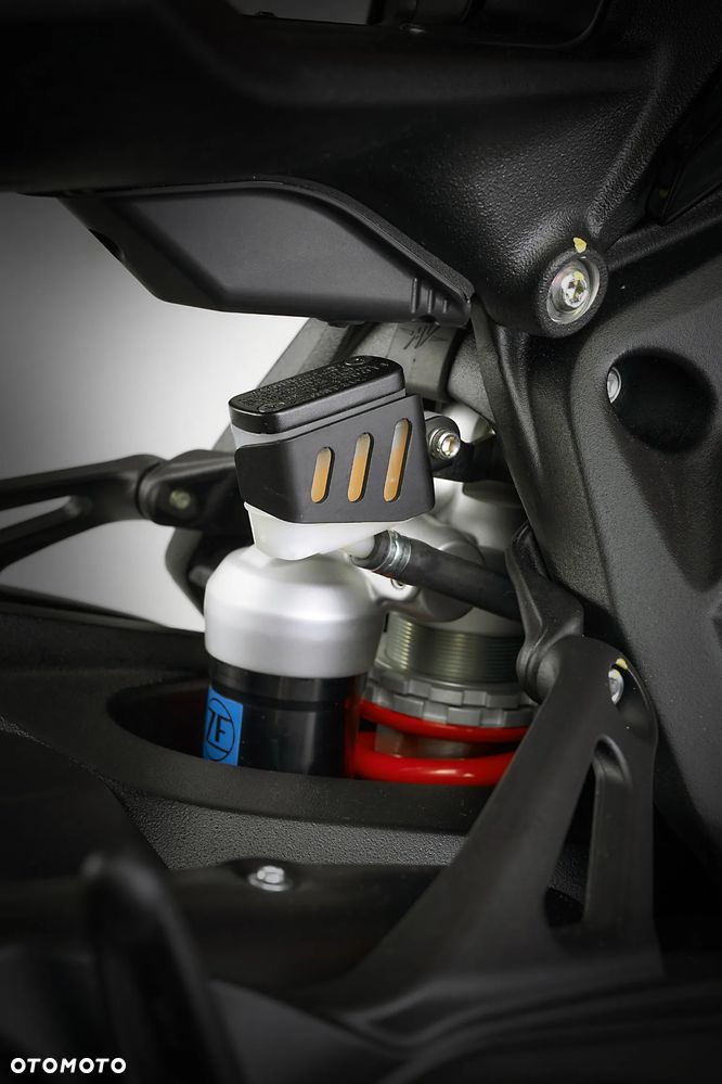 MV AGUSTA Brutale - 14