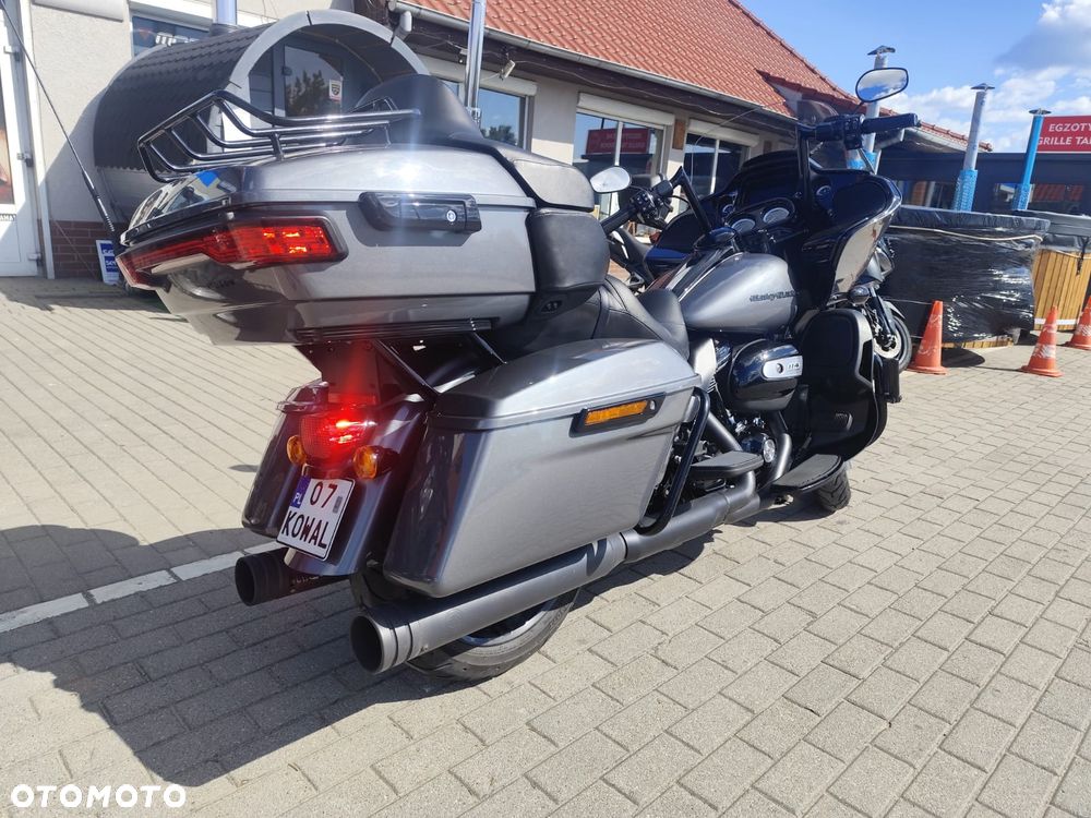 Harley-Davidson Touring Road Glide - 2