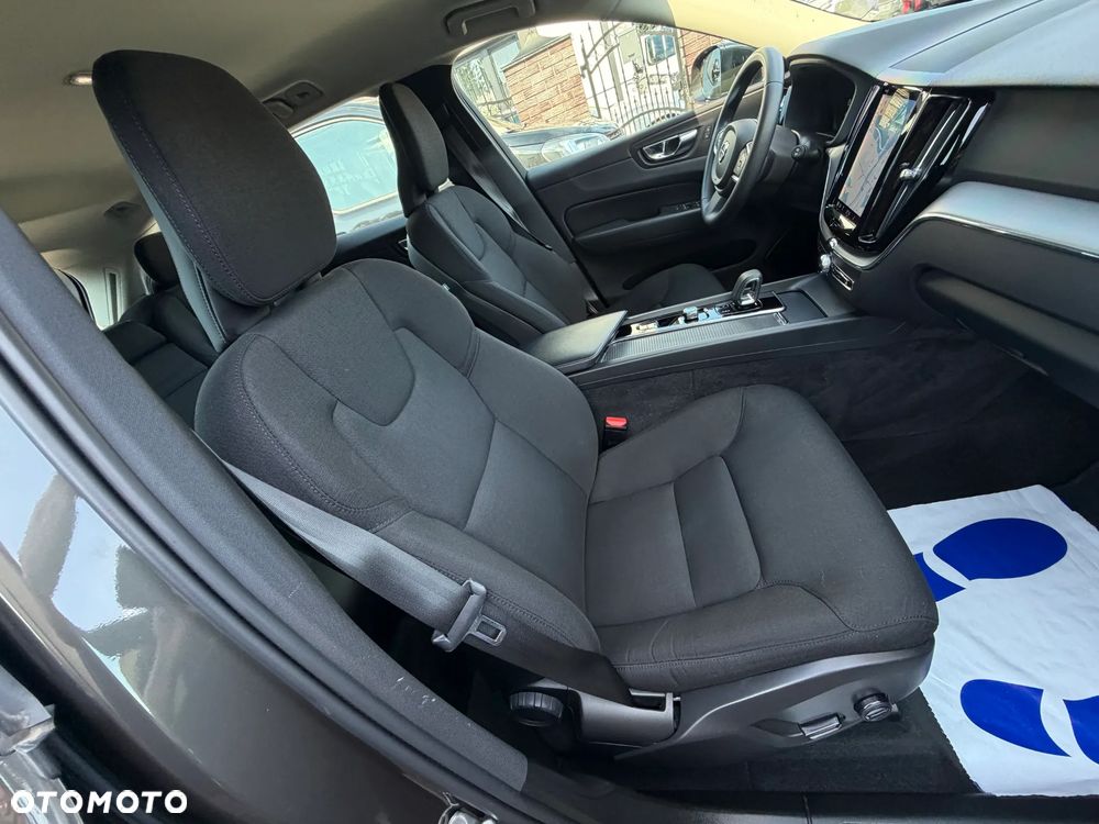Volvo XC 60 B4 B Momentum Pro - 15