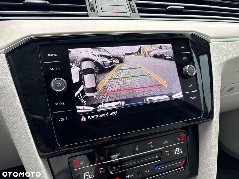 Volkswagen Passat 2.0 TDI Elegance DSG - 29