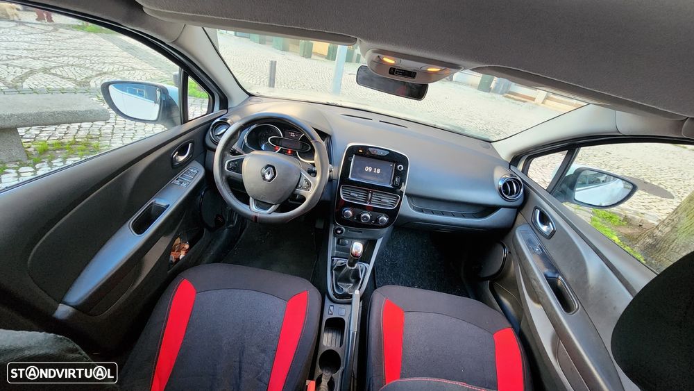 Renault Clio 1.2 16V 75 LIMITED - 12