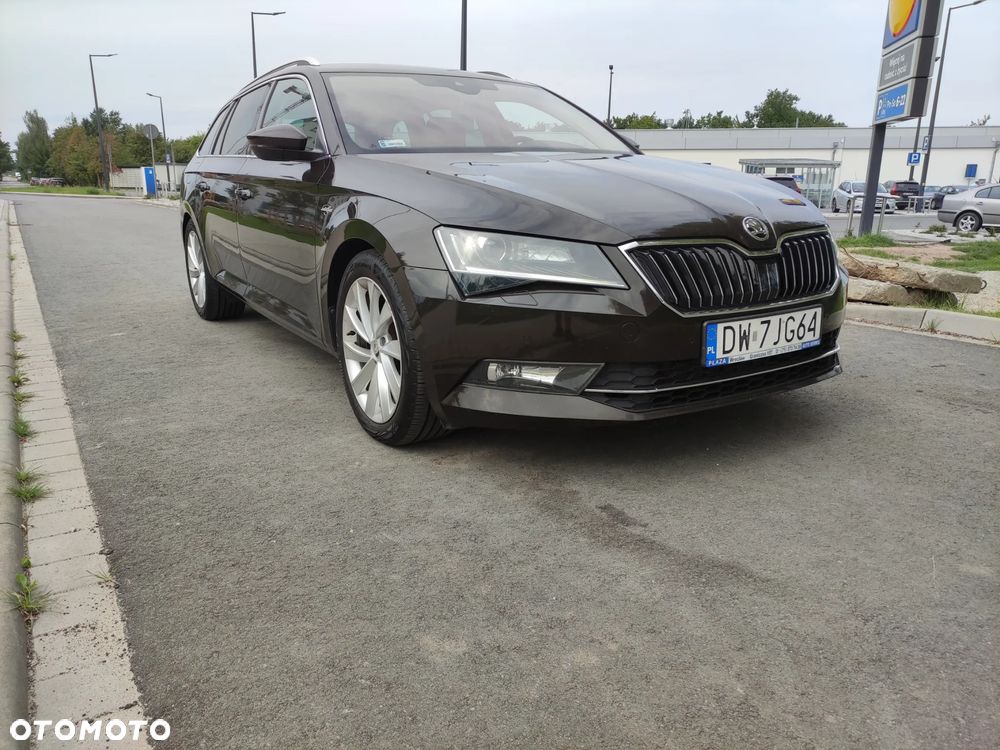 Skoda Superb 2.0 TDI L&K DSG - 2