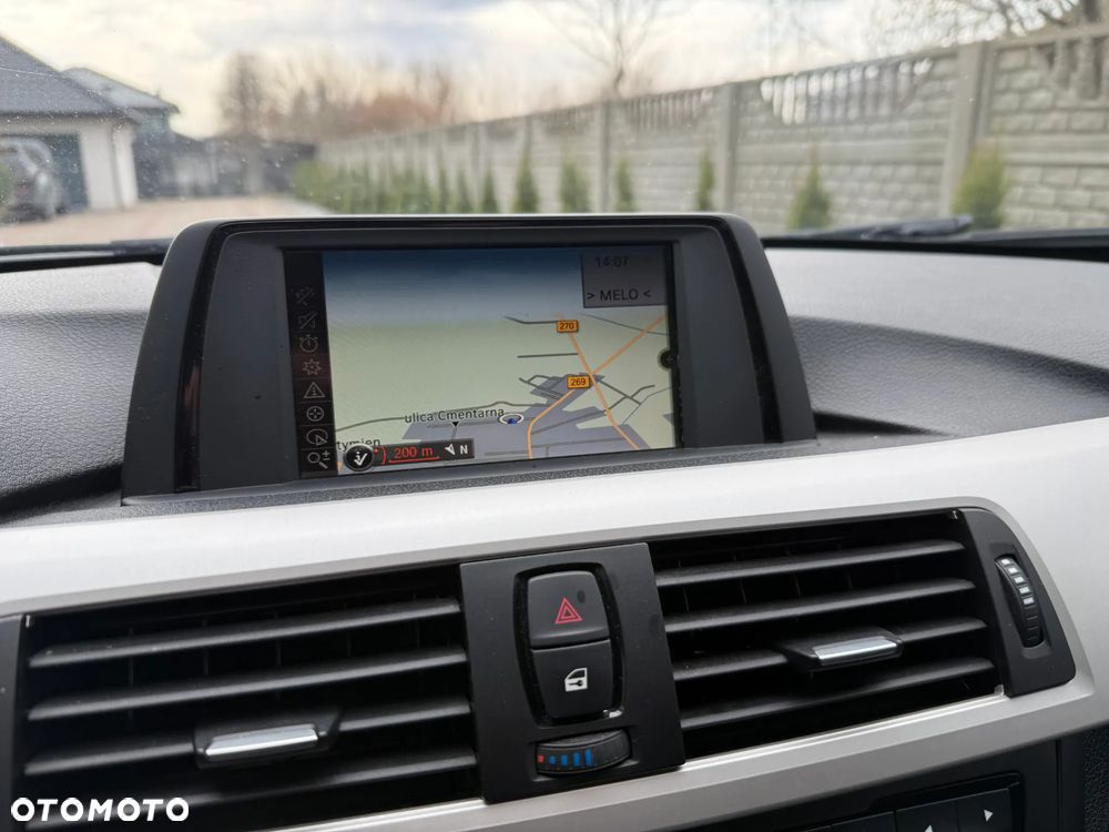 BMW Seria 3 318d - 15