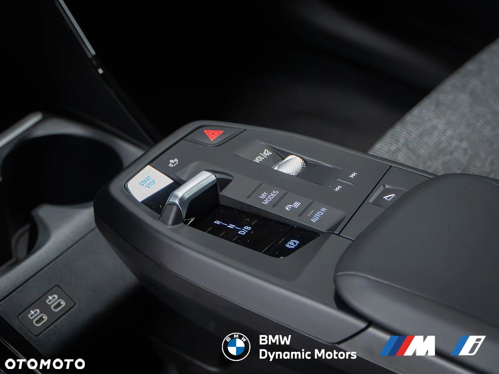 BMW iX2 eDrive20 - 27