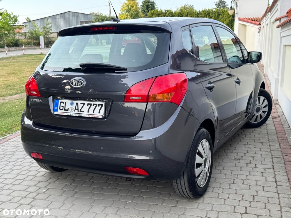 Kia Venga - 15