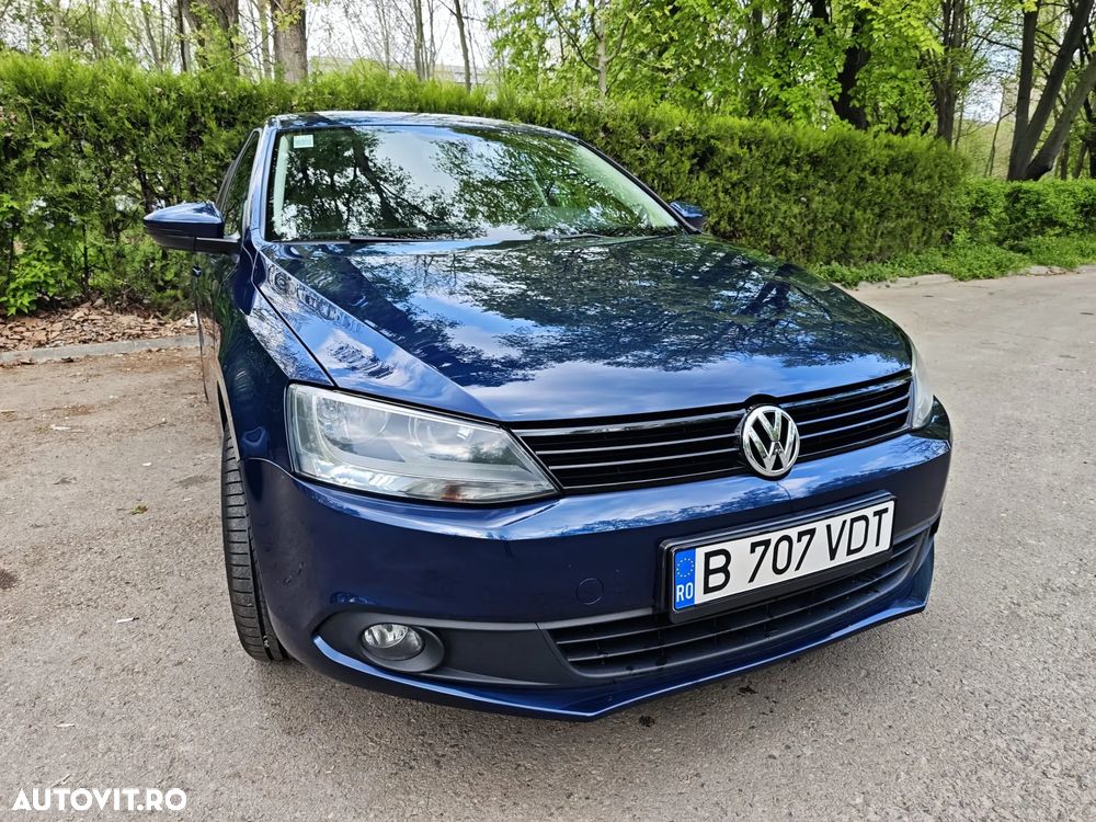 Volkswagen Jetta - 1