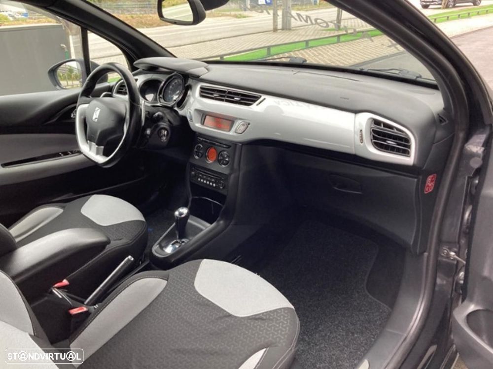 Citroën DS3 1.4 e-HDi Chic CMP - 22