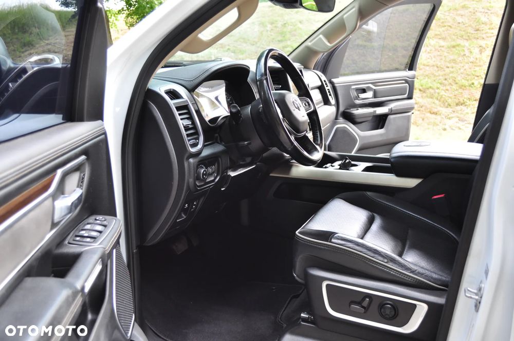 RAM 1500 5.7 Crew Cab Laramie - 16