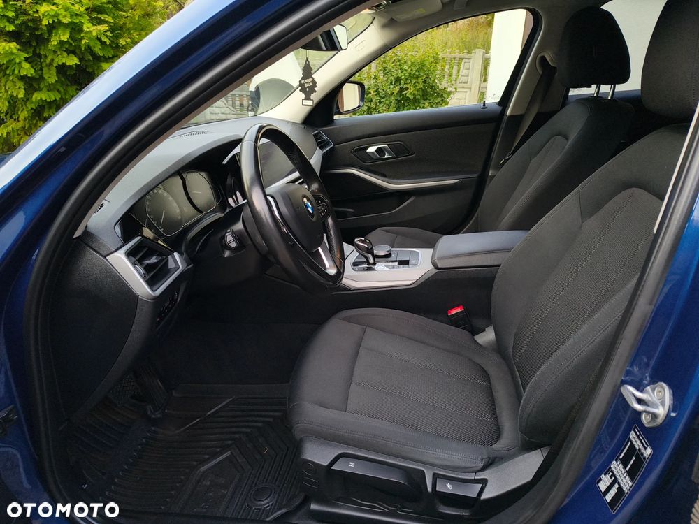 BMW Seria 3 - 35