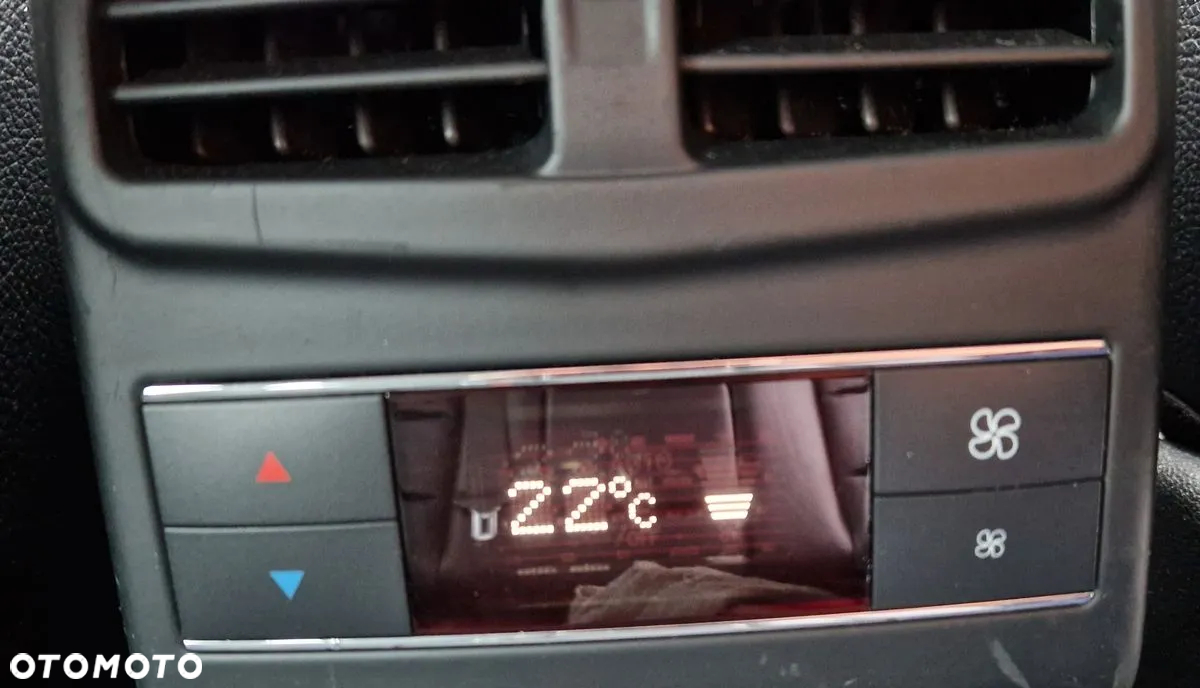 Mercedes-Benz Klasa E 200 T Kompressor Automatik Avantgarde - 26