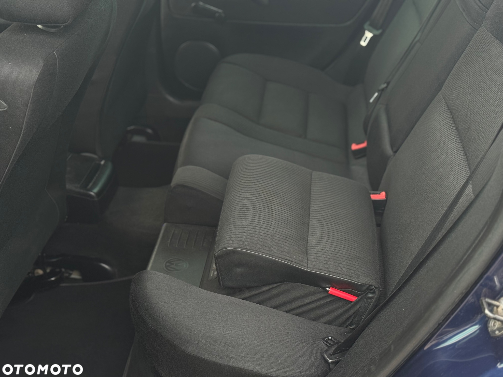 Volkswagen Passat 1.9 TDI Comfortline - 26
