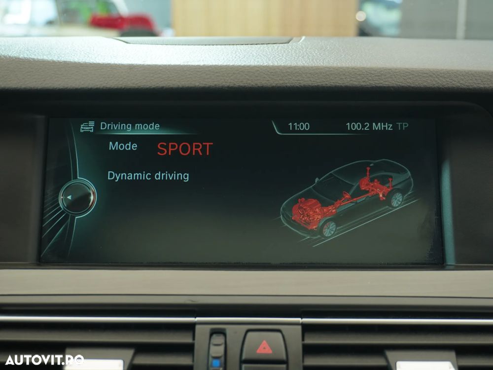 BMW Seria 5 520d Sport-Aut. - 25