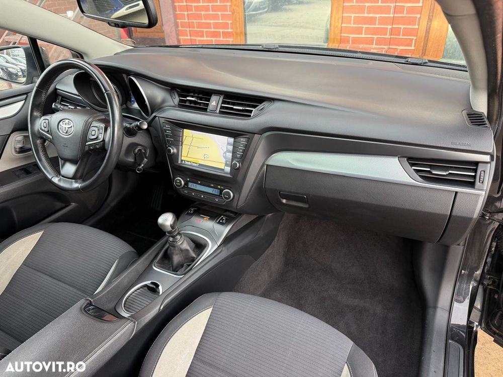 Toyota Avensis 2.0 D-4D Elegance - 8