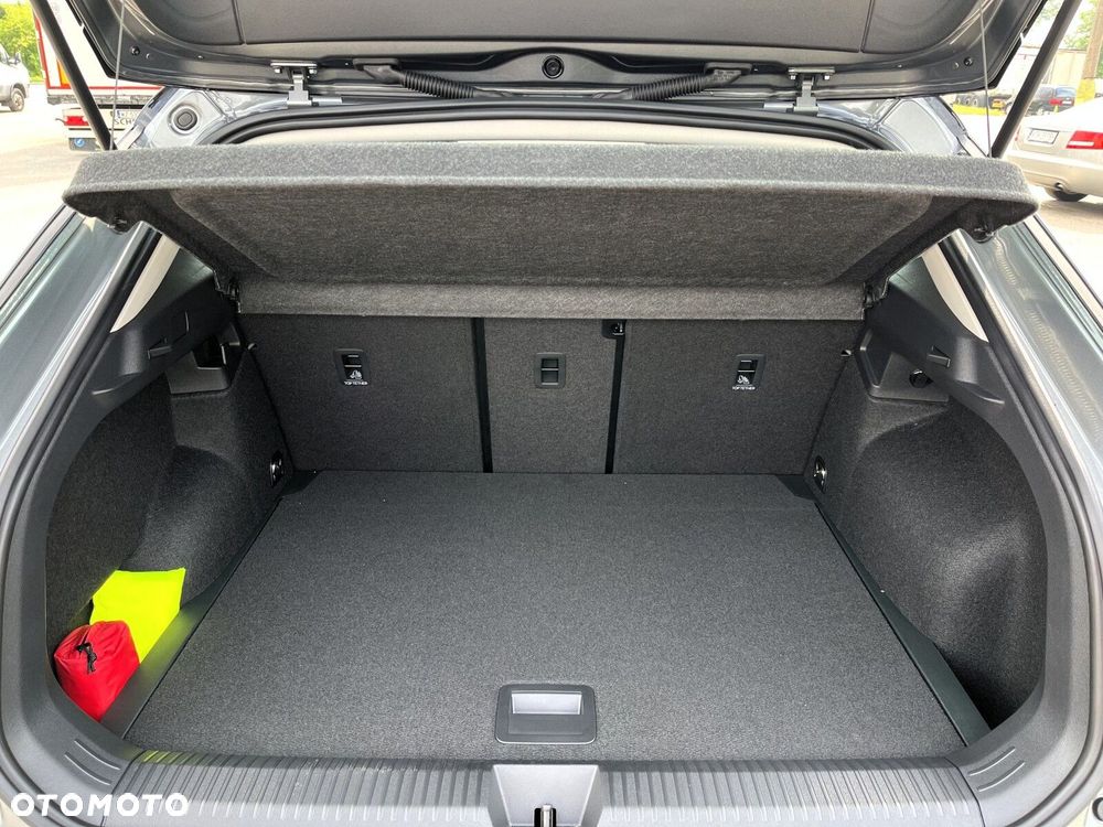Volkswagen T-Roc 1.5 eTSI Life DSG - 28