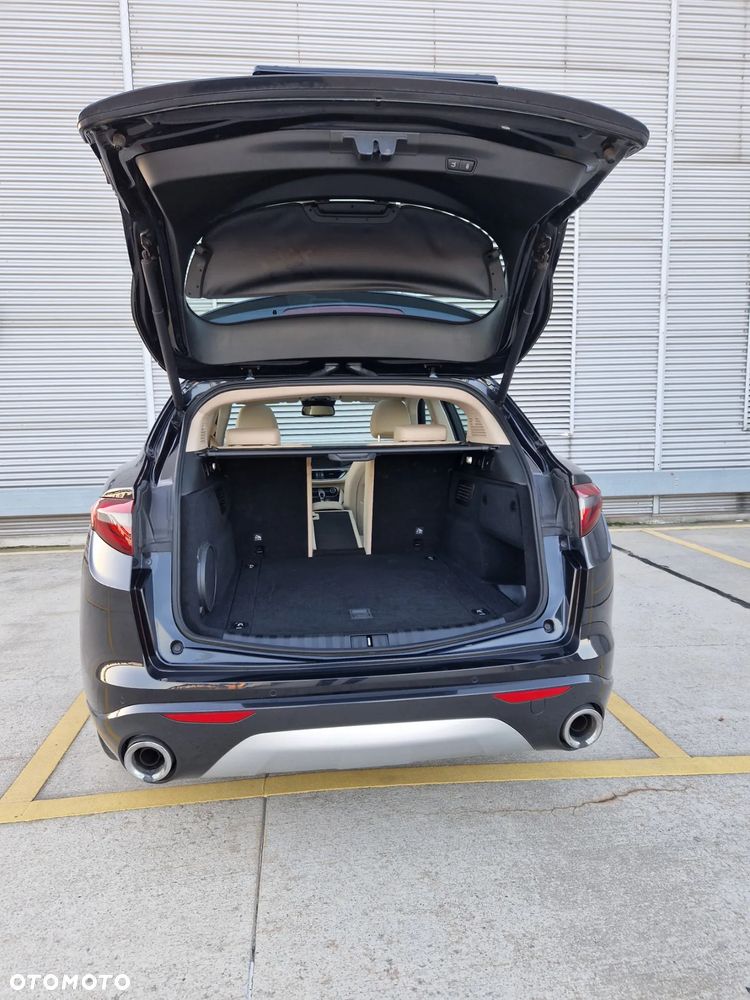 Alfa Romeo Stelvio 2.0 Turbo TI Q4 - 23