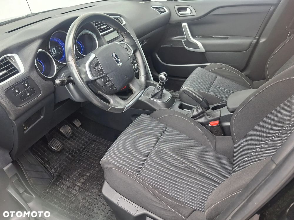Citroën DS4 e-HDi 110 SoChic - 6