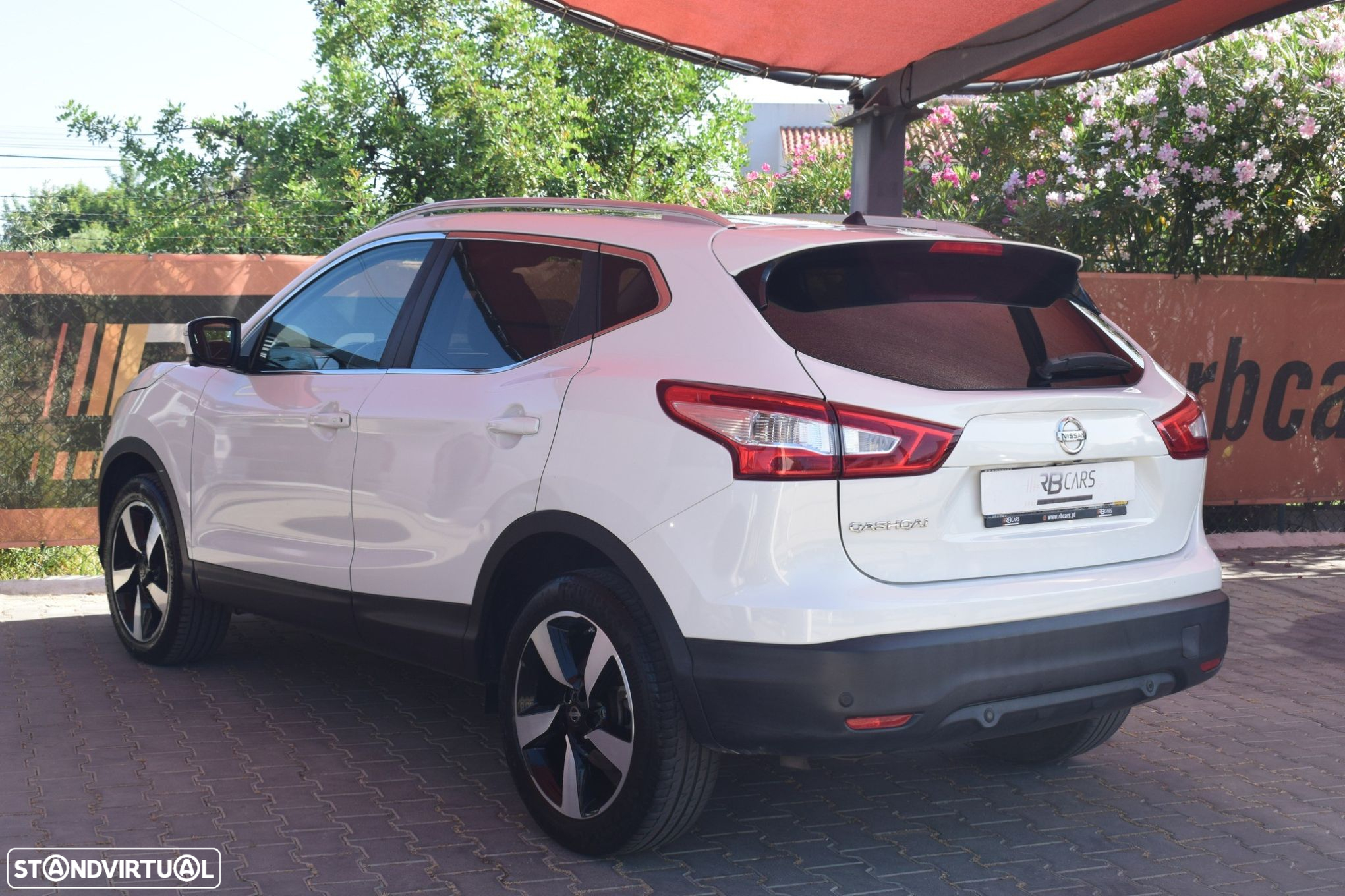 Nissan Qashqai 1.5 dCi N-Connecta 18 - 6