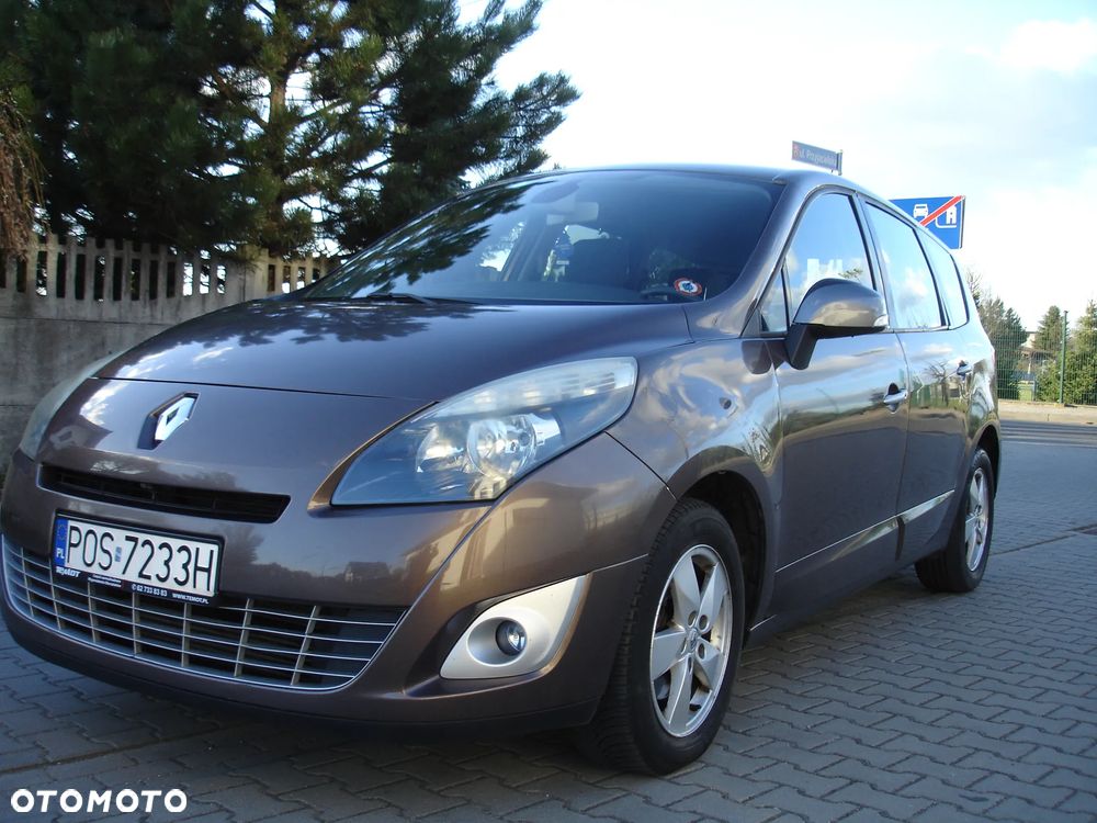 Renault Grand Scenic - 1