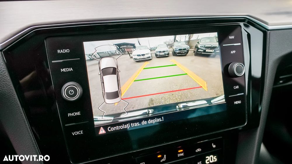 Volkswagen Passat 2.0 TDI DSG Highline - 16