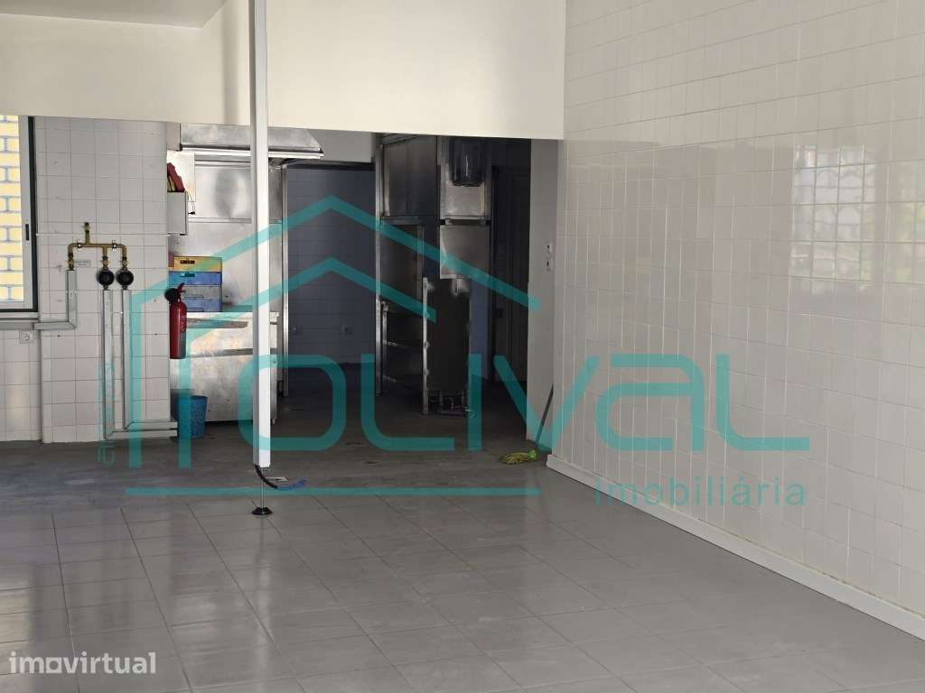 Arrendamento de espaço comercial na Rua Dom Afonso Henriques Num-48 - Grande imagem: 3/32