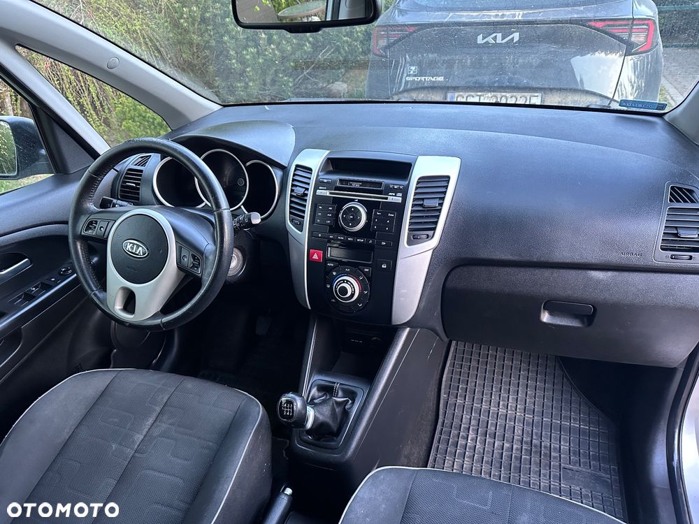 Kia Venga - 11