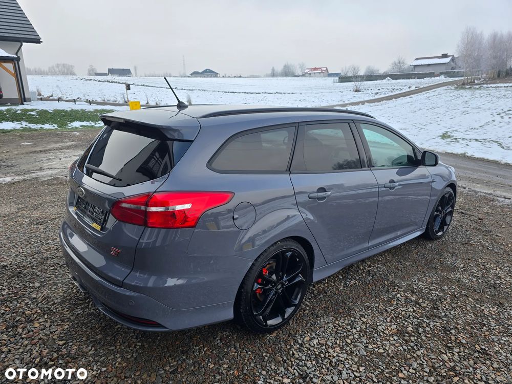 Ford Focus 2.0 EcoBoost ST - 26