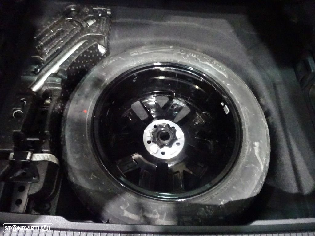 VW Passat Variant 2.0 TDi Highline - 23