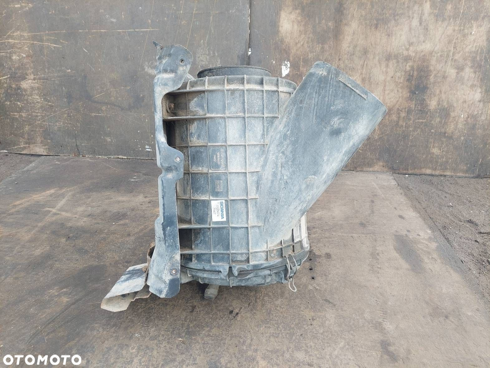 OBUDOWA FILTRA POWIETRZA SCANIA R 114 LA 4X2 1998R 1335674 - 3