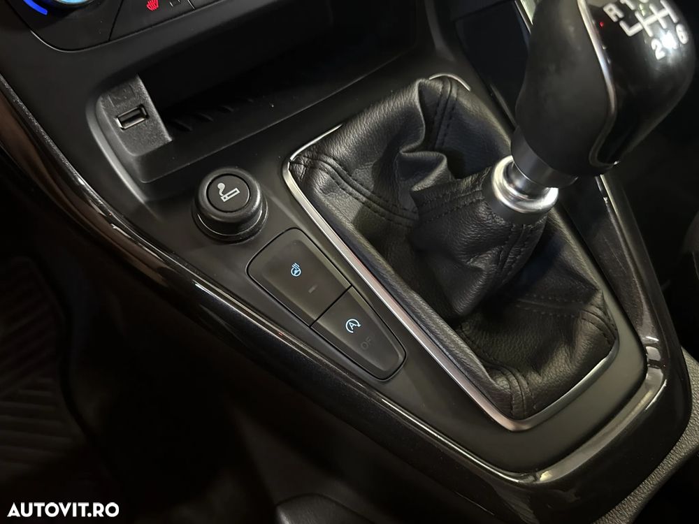 Ford Focus - 18