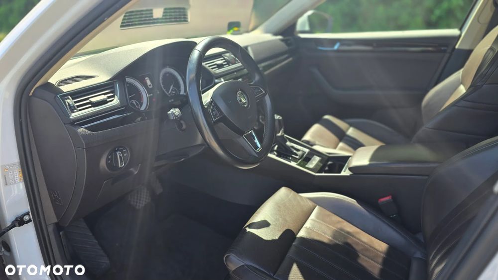 Skoda Superb 2.0 TDI L&K DSG - 8
