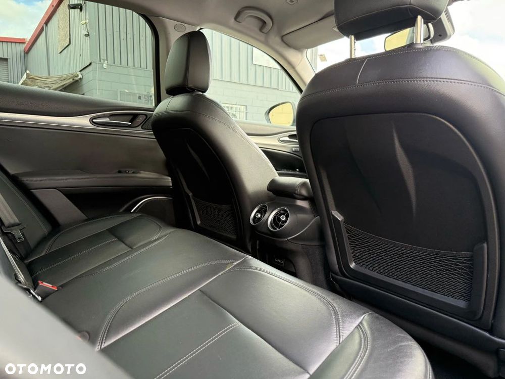 Alfa Romeo Stelvio 2.0 Turbo Q4 - 6