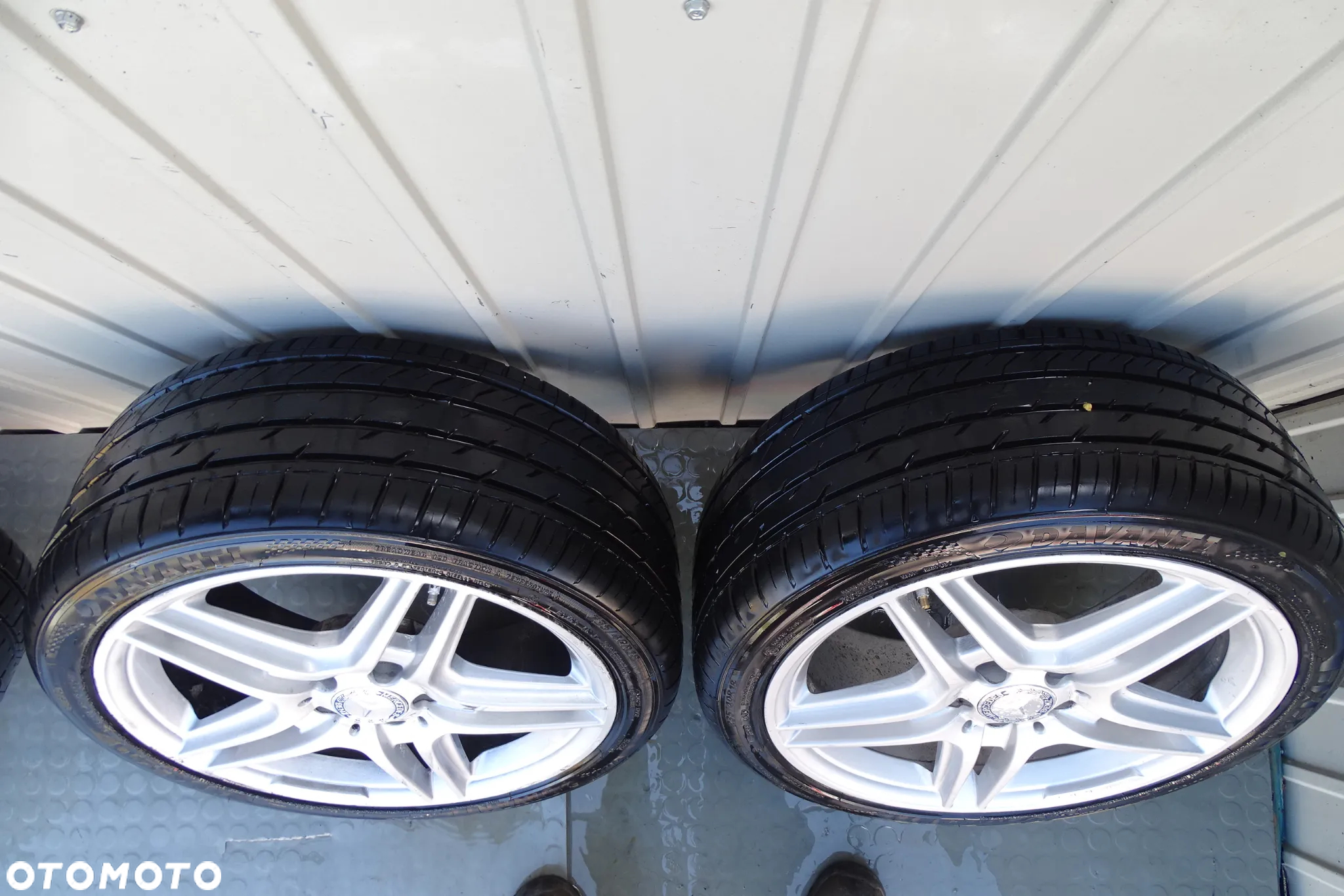 Mercedes E W212 W207 W211 C W205 CLS W218 Felgi 18 z oponami 8,0Jx18 ET48 8.5Jx18 ET45 2124013602 2074011502 - 9