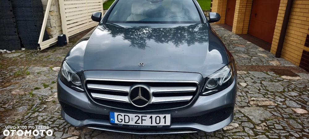 Mercedes-Benz Klasa E 220 d 4-Matic 9G-TRONIC - 12