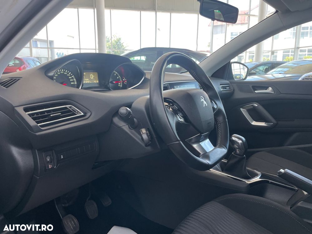 Peugeot 308 1.2 VTi Active - 11