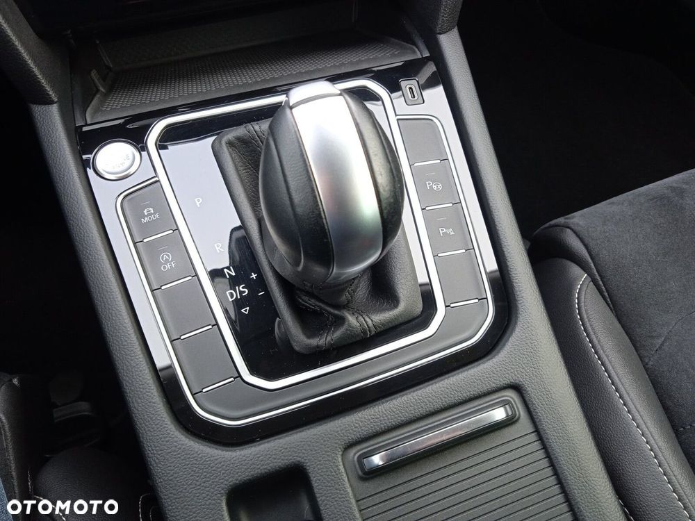 Volkswagen Passat - 27