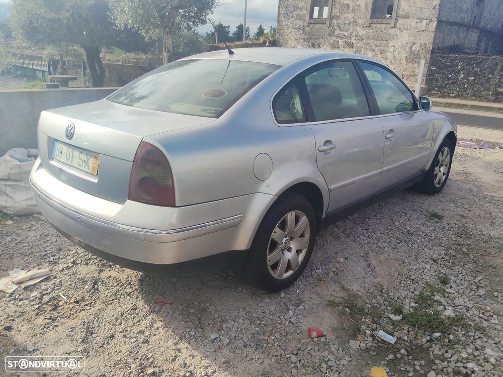 VW Passat 1.9 TDi Highline - 4