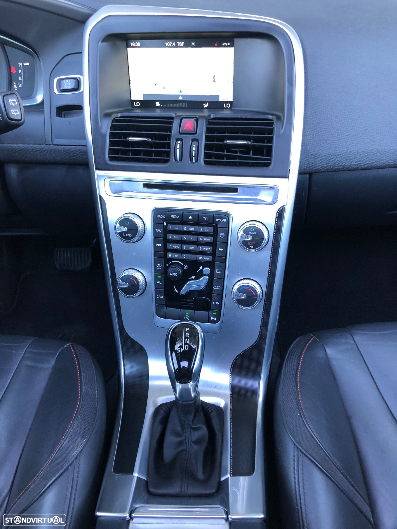 Volvo XC 60 2.0 D4 VOR Geartronic - 40