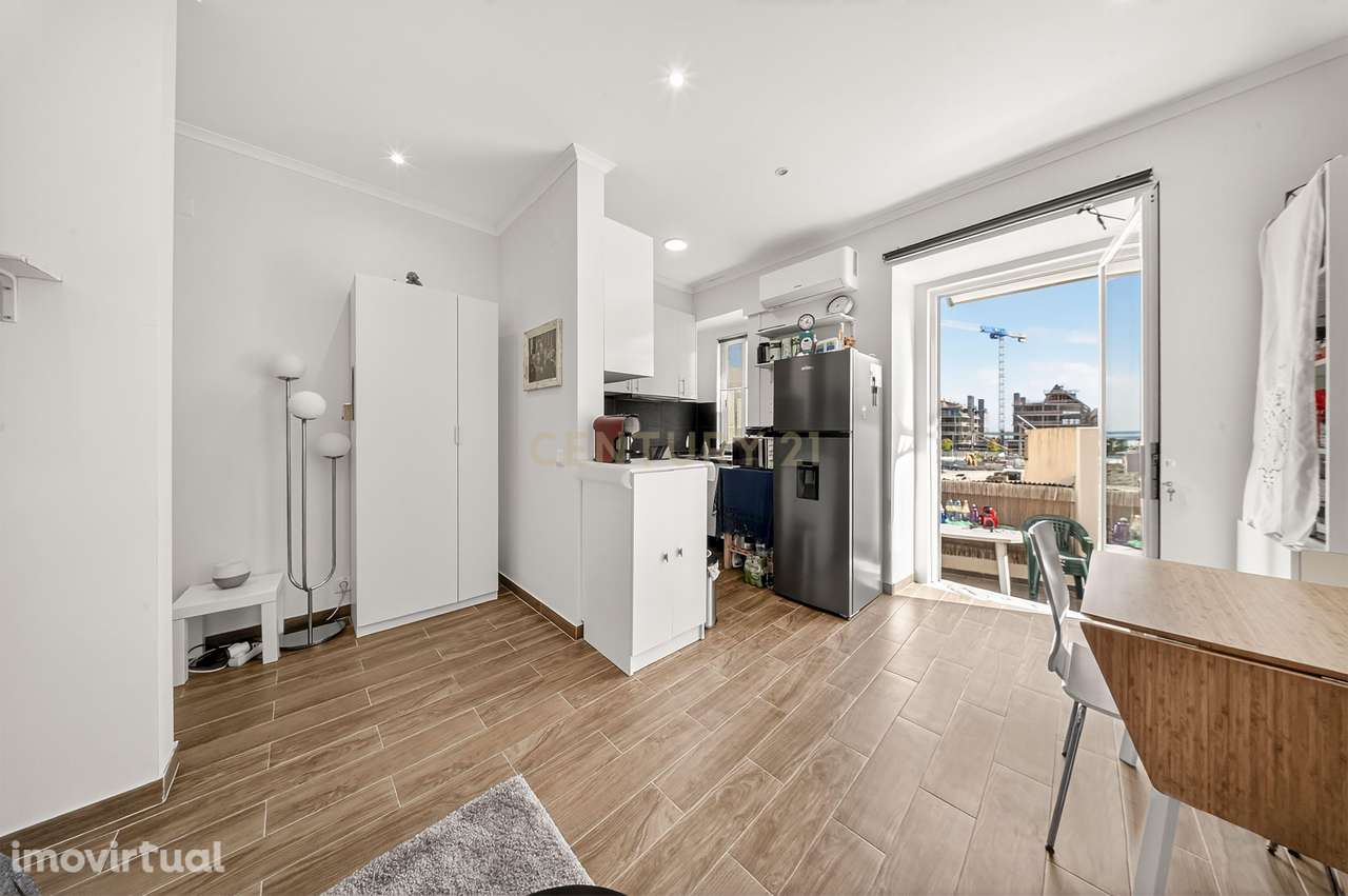 Apartamento Renovado T2 com Terraço em Marvila  -  Lisboa - Grande imagem: 5/17