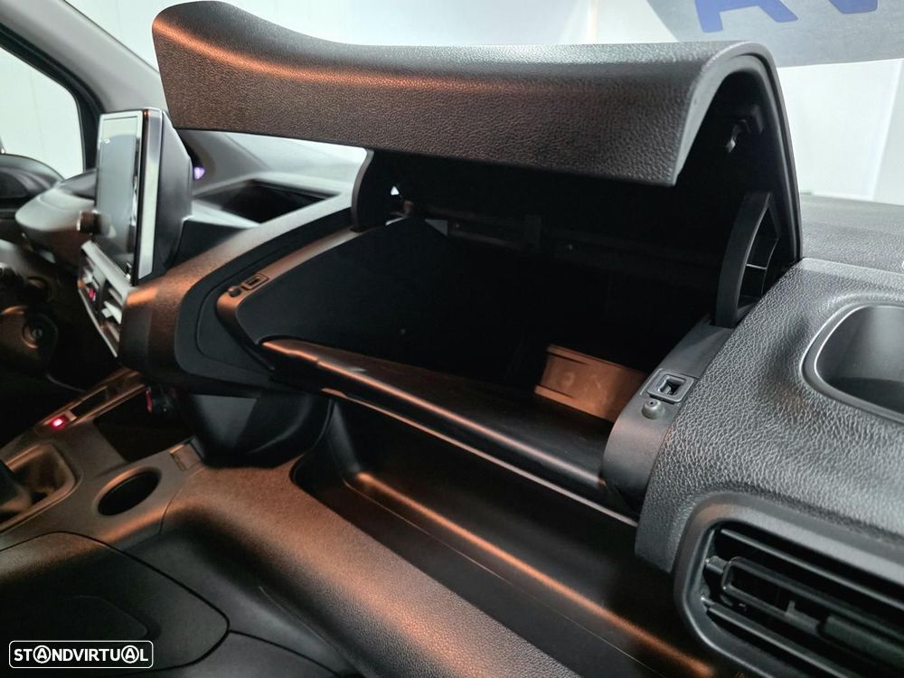 Peugeot Partner XL LONGA NACIONAL 3 LUGARES - 28