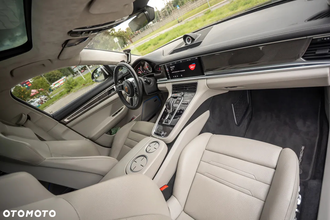 Porsche Panamera Turbo - 28