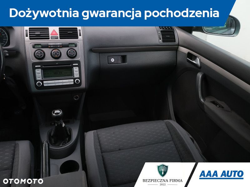 Volkswagen Touran - 9