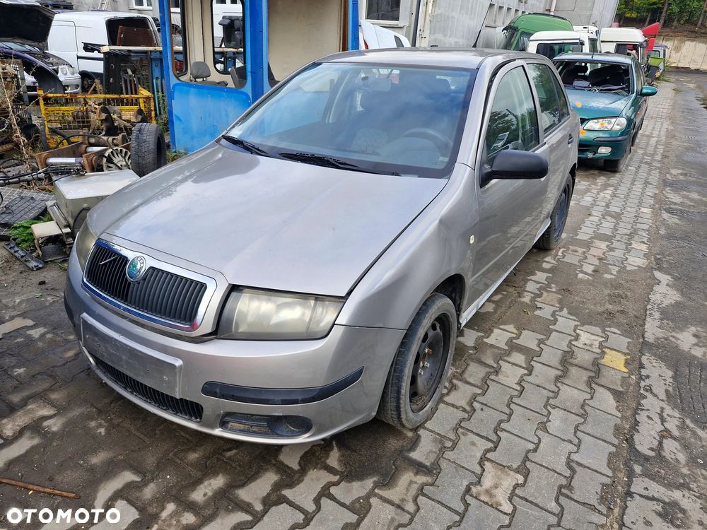 Skoda Fabia i: pojazd na części: maska, zderzak, drzwi, szyby, lusterka, chłodnica ...