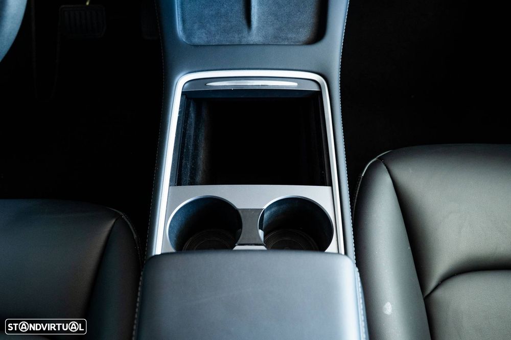 Tesla Model Y Long Range Tração Integral - 17