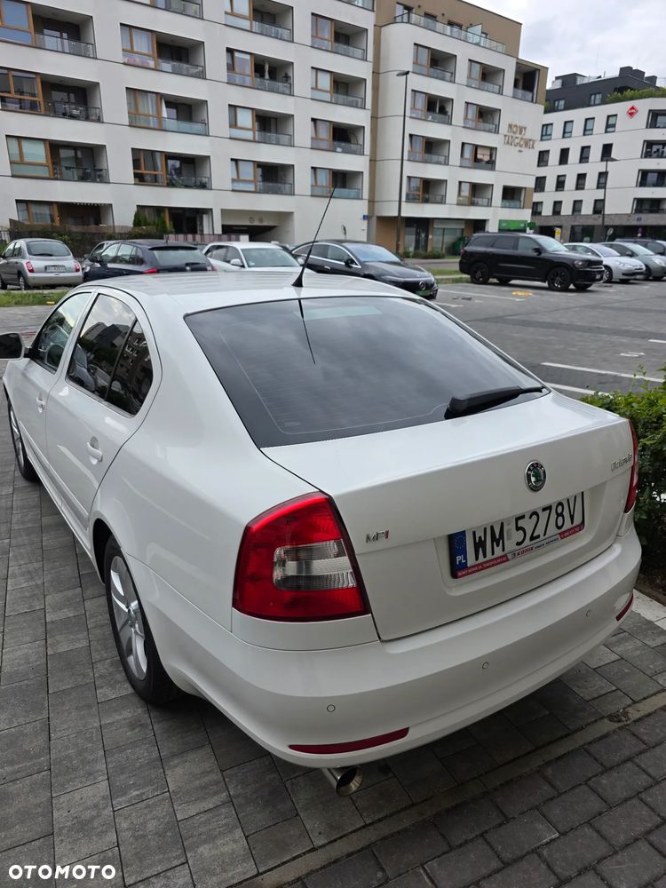 Skoda Octavia 1.6 Elegance - 5