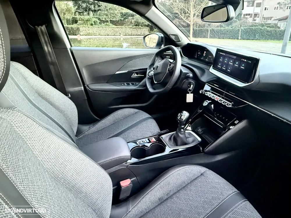 Peugeot 2008 - 11