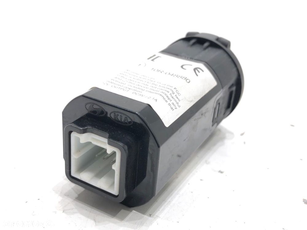 GNIAZDO USB  KIA OPTIMA (JF) 2015 - 2022 1.7 CRDi 104 kW [141 KM] olej napędowy 2015 - 2022 - 3